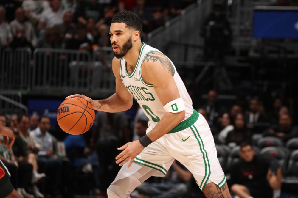 坐镇主场迎 坐镇主场迎