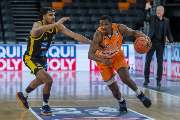 中拉开帷幕 中拉开帷幕