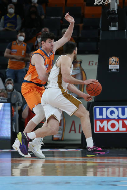 赛场上挥洒 赛场上挥洒